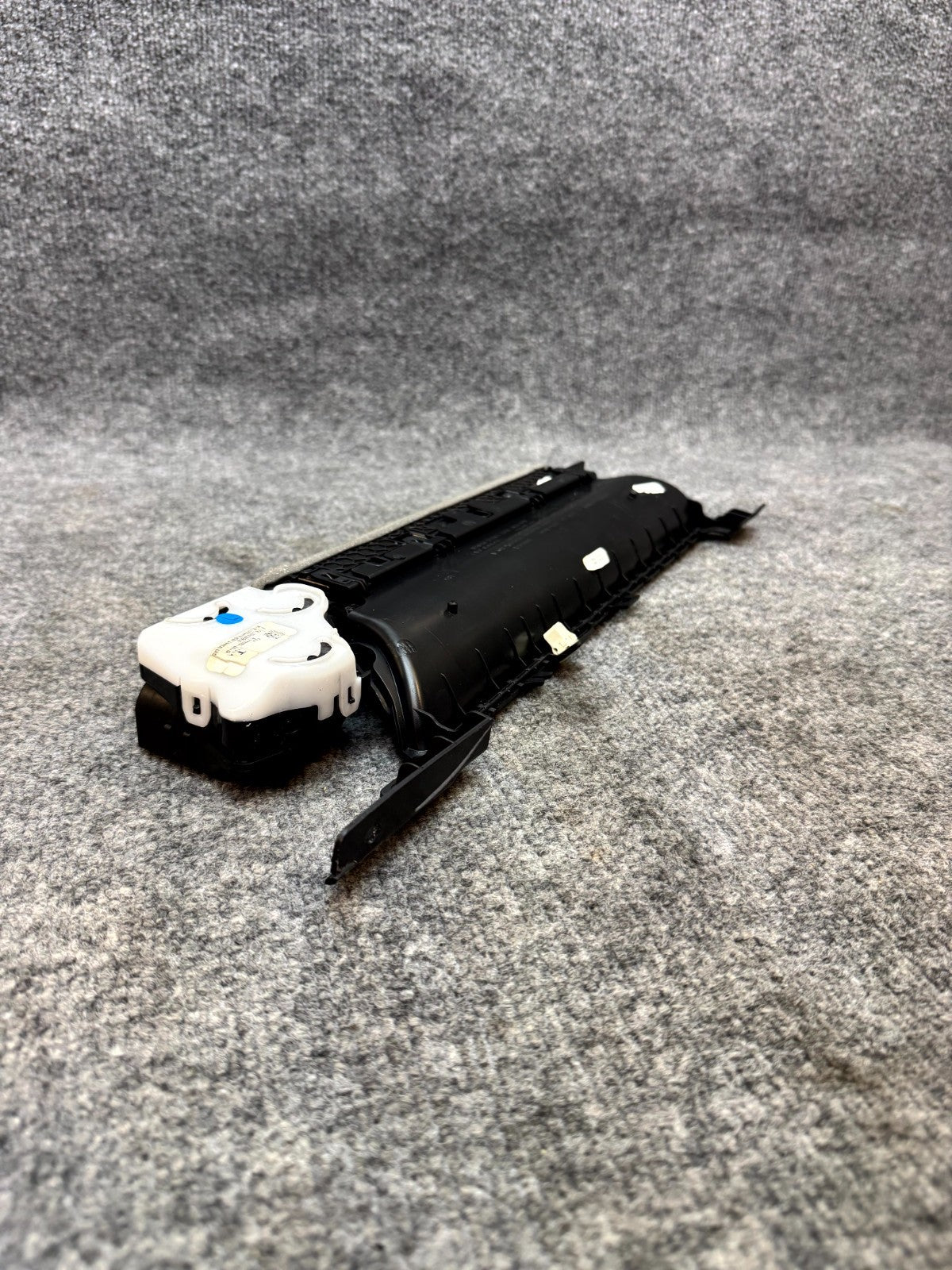 2017–2023 TESLA MODEL 3 FRONT LEFT AIR VENT GRILLE COVER TRIM OEM, 1083320-00-G