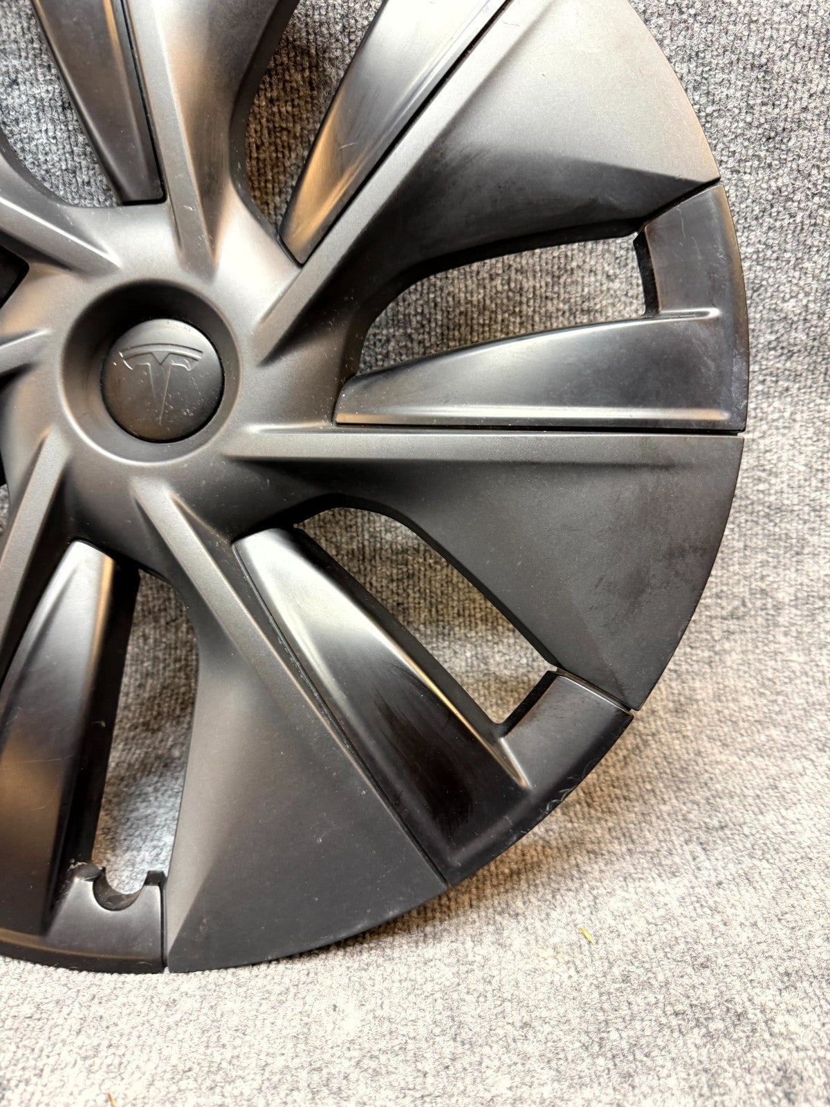 2020 - 2024 TESLA MODEL Y GEMINI WHEEL RIM HUBCAP COVER OEM, 1044235-00-C