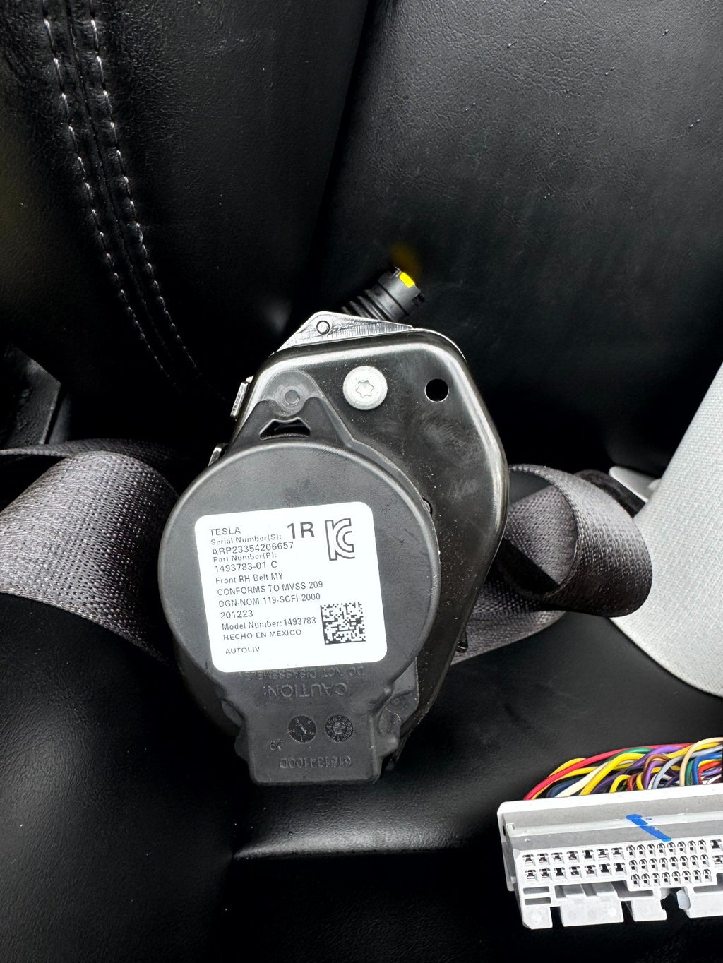 2020 - 2024 TESLA MODEL Y FRONT RIGHT SIDE 1ST ROW FULL SEAT OEM, 1104007-00-D