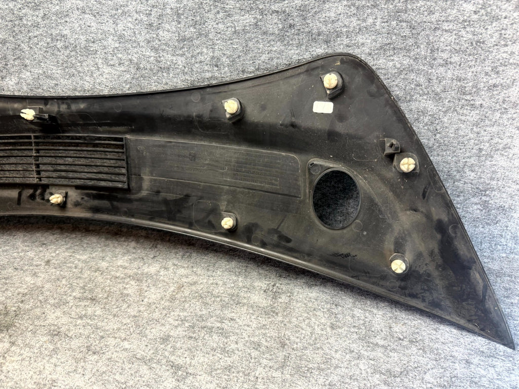 ♦️17-23 TESLA MODEL 3 FRONT WINDSHIELD COWL VENT COVER PANEL OEM, 1081675-00-E