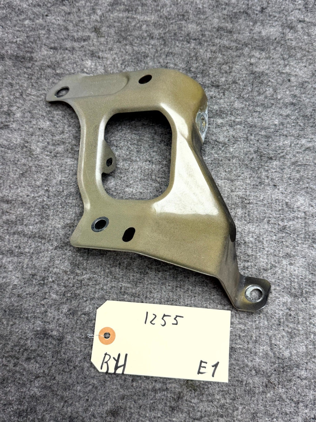 ♦️17–23 TESLA MODEL 3 FRONT RIGHT SIDE FENDER SUPPORT BRACKET OEM, 1086016-00-D