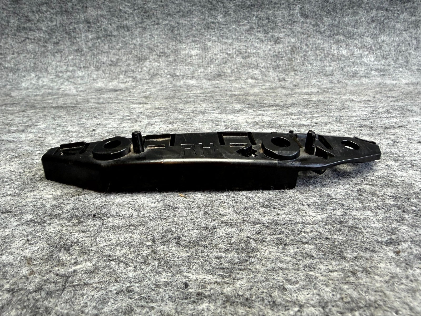 ♦️17 – 23 TESLA MODEL 3 FRONT RIGHT SIDE BUMPER FENDER BRACKET OEM, 1084182-00-E