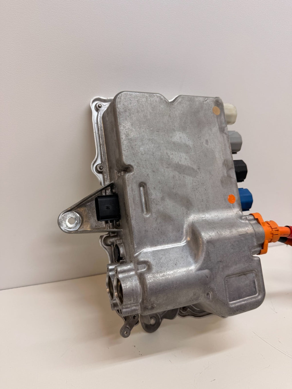 2016-2021 TESLA MODEL S COMPUTER MODULE JUNCTION BOX /W CABLE 1059891-00-E
