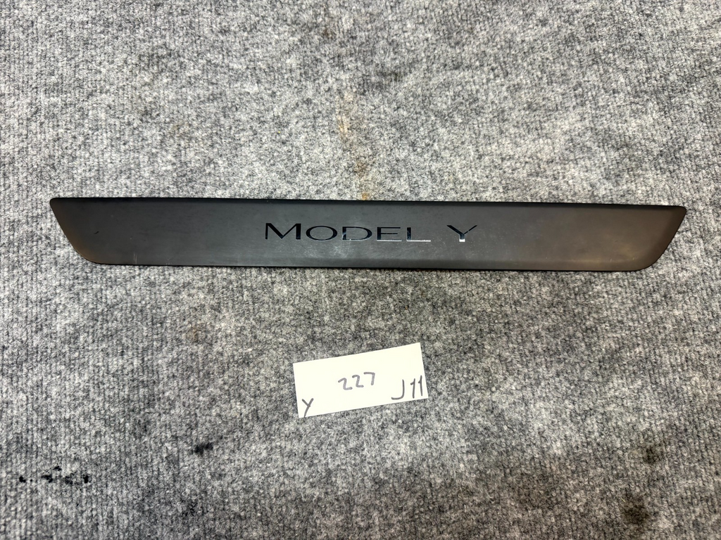 2020-2024 TESLA MODEL Y FRONT LEFT DOOR SILL SCUFF TRIM COVER OEM, 1494301-00-B