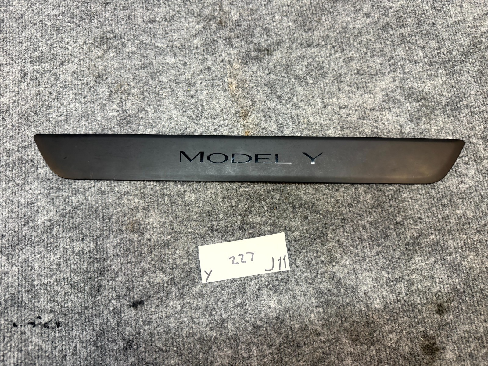 2020-2024 TESLA MODEL Y FRONT LEFT DOOR SILL SCUFF TRIM COVER OEM, 1494301-00-B