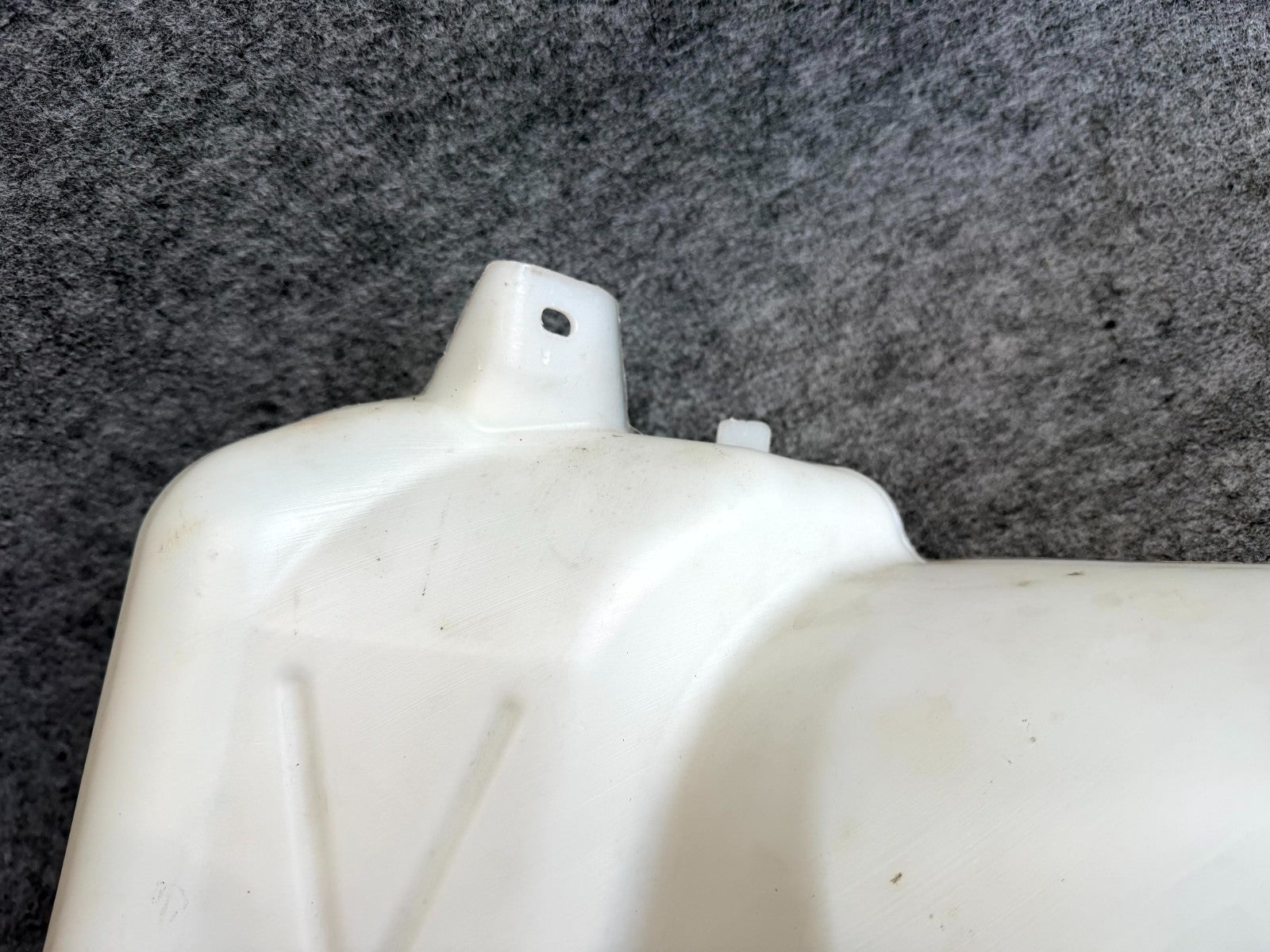 ♦️2012 - 2016 TESLA MODEL S WINDSHIELD WASHER RESERVOIR TANK OEM, 1005400-00-B