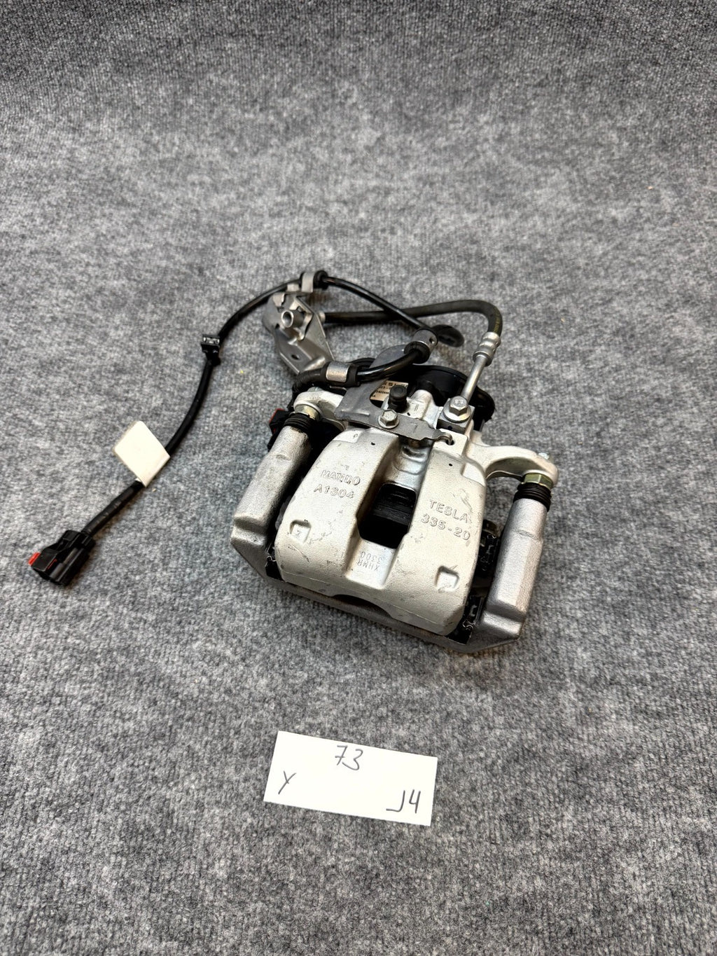 2020 - 2024 TESLA MODEL Y REAR BRAKE CALIPER WITH BREAK LINE OEM, 1044625-00-B