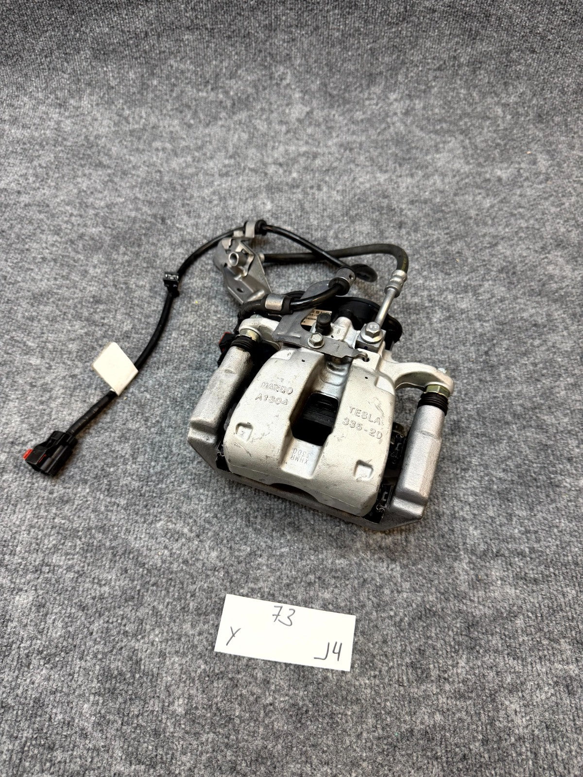 2020 - 2024 TESLA MODEL Y REAR BRAKE CALIPER WITH BREAK LINE OEM, 1044625-00-B