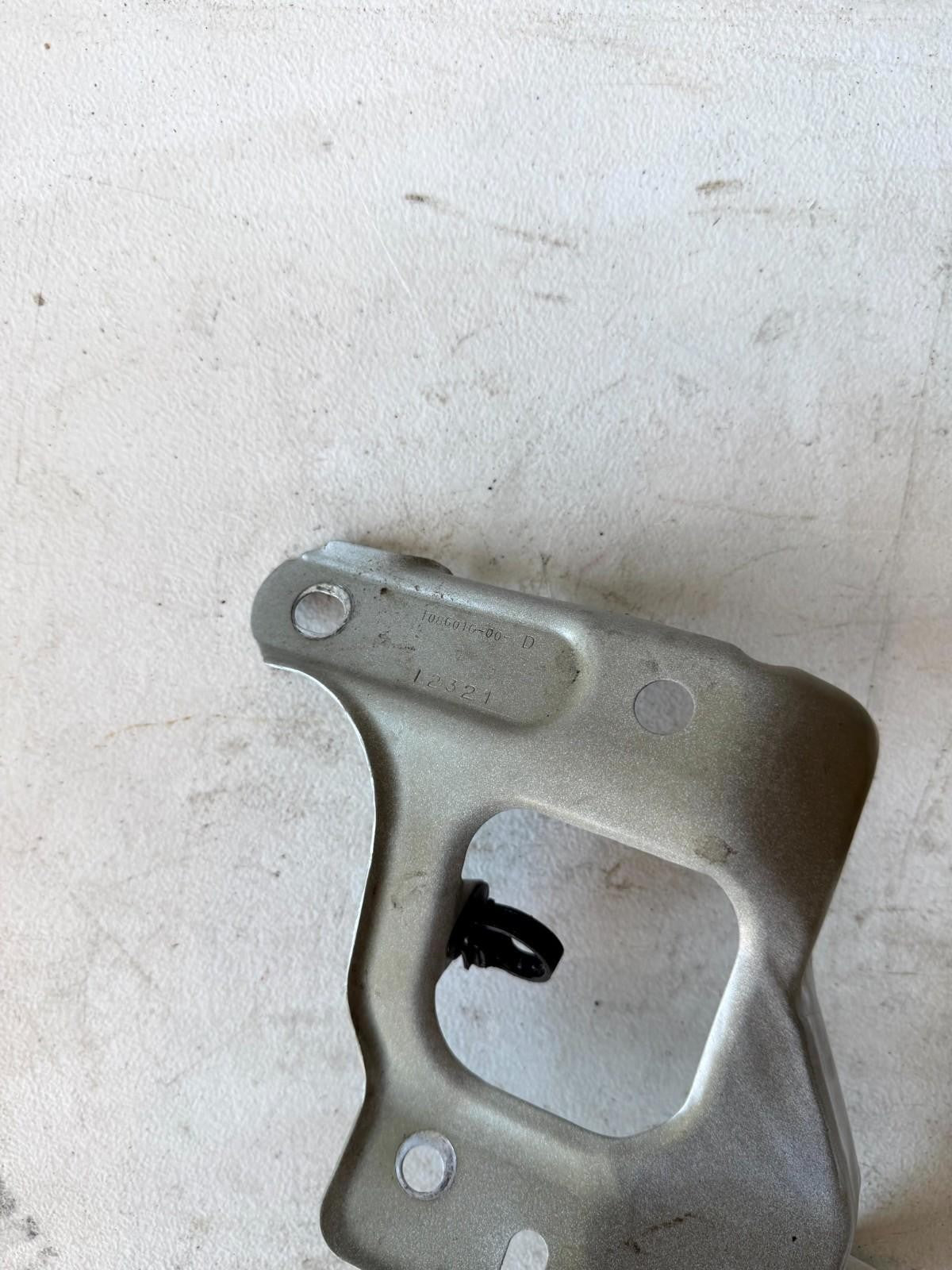 2017-2023 Tesla Model 3 Front Right Side Fender Mount Bracket OEM, 108601600D