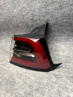 ♦️2017 - 2023 TESLA MODEL 3 REAR RIGHT SIDE TAILLIGHT LAMP OEM, 1077398-00-F