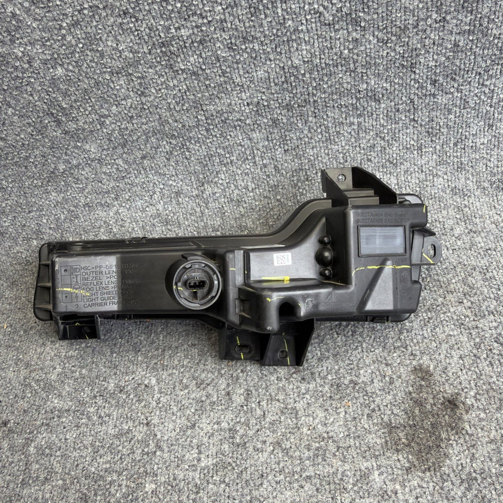 20-24 Tesla Model 3-Y Front Right Foglamp Turn Signal LED 1077391-00-F