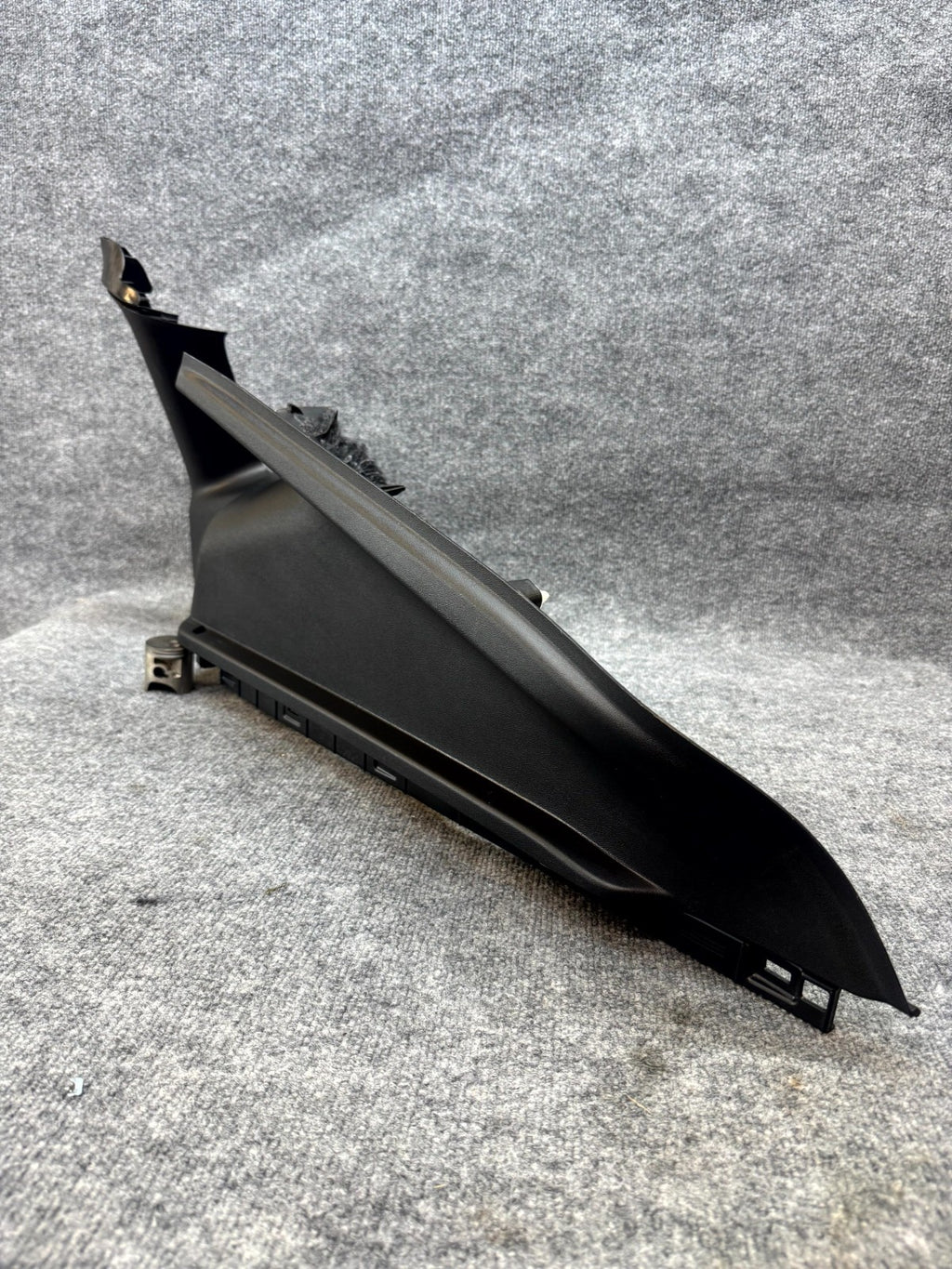 2020-2024 TESLA MODEL Y REAR RIGHT C PILLAR UPPER QUARTER PANEL OEM, 180288000B