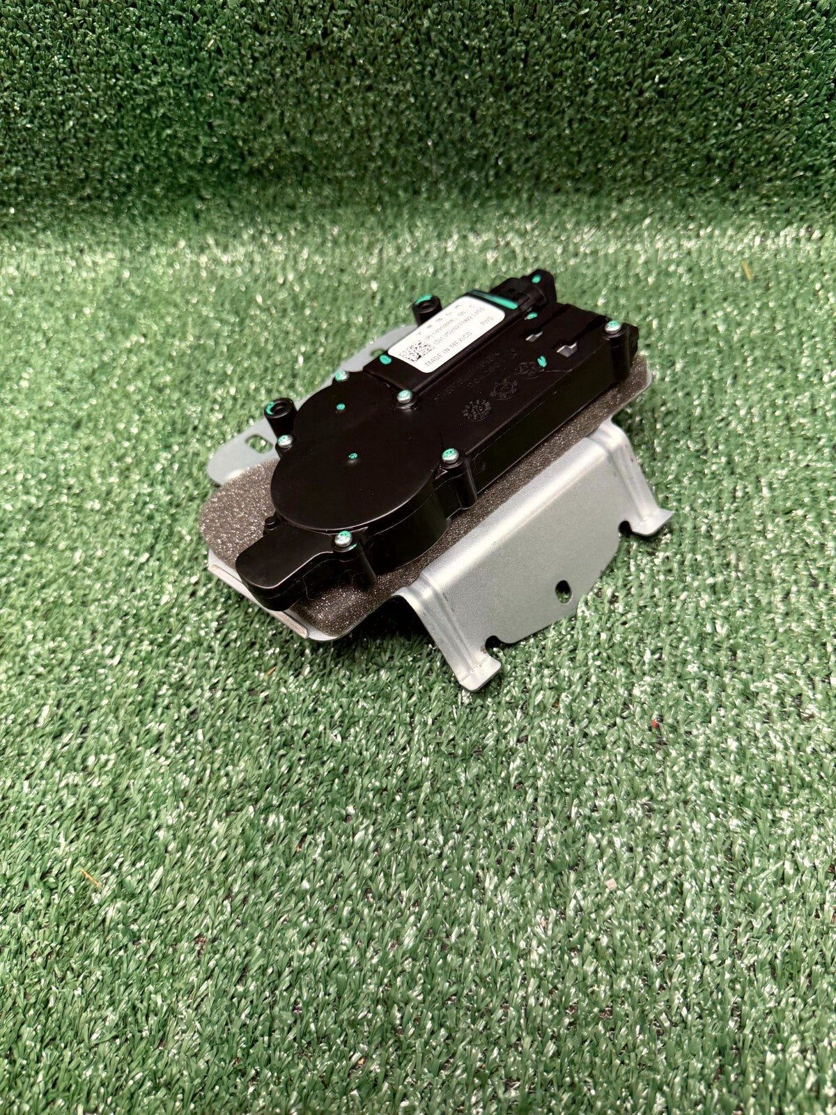 ♦️2020-2023 TESLA MODEL Y 2ND ROW SEAT RECLINER ACTUATOR OEM, 1552469-00-A