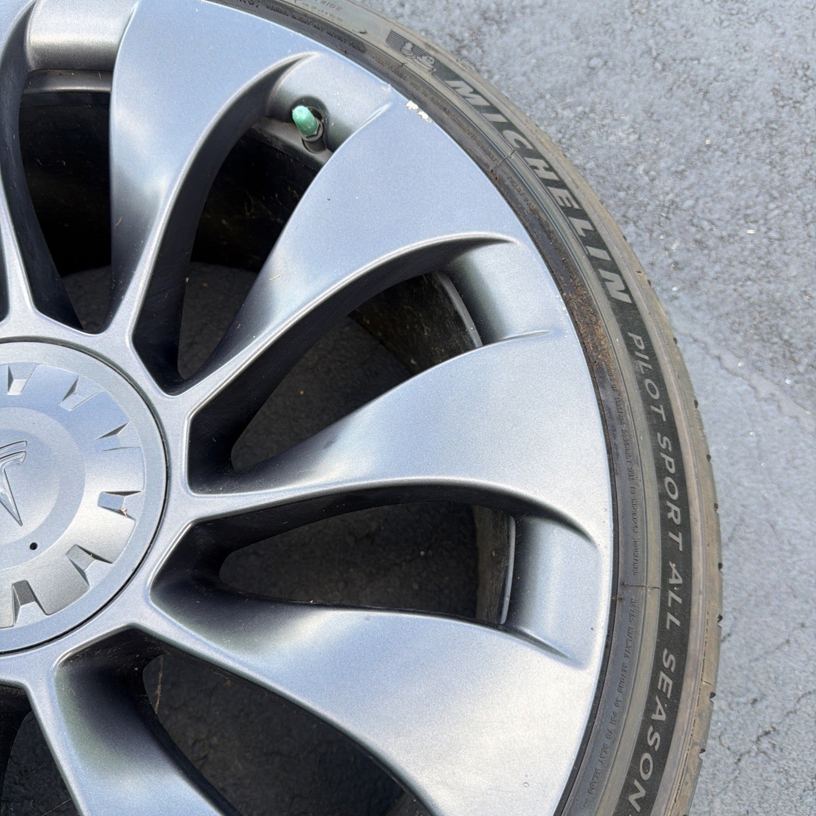 20-24 Model Y Rear Uberturbine Wheel Rim 21x10.5J 48MM 11-Spokes 1188227-00-B