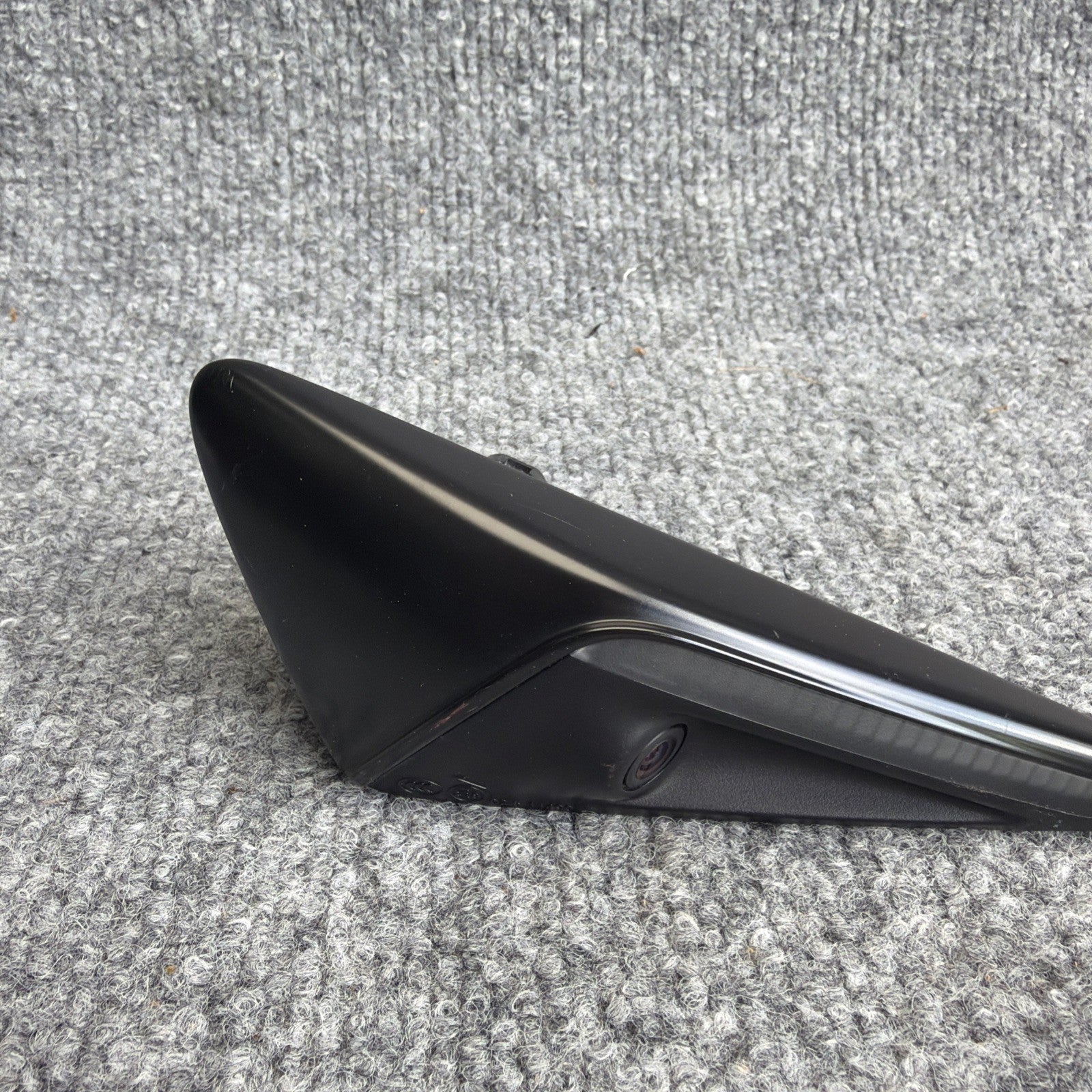 17-22 Tesla 3 Y OEM Left Side Fender Signal Camera 1495864-20-D /broken tab