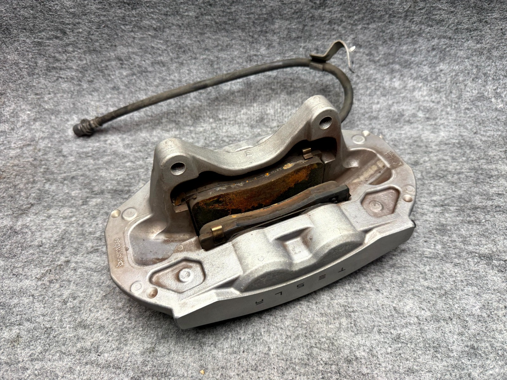 ♦️17–23 TESLA MODEL 3 FRONT LEFT BRAKE CALIPER WITH BRAKE HOSE OEM, 1044621-00-D