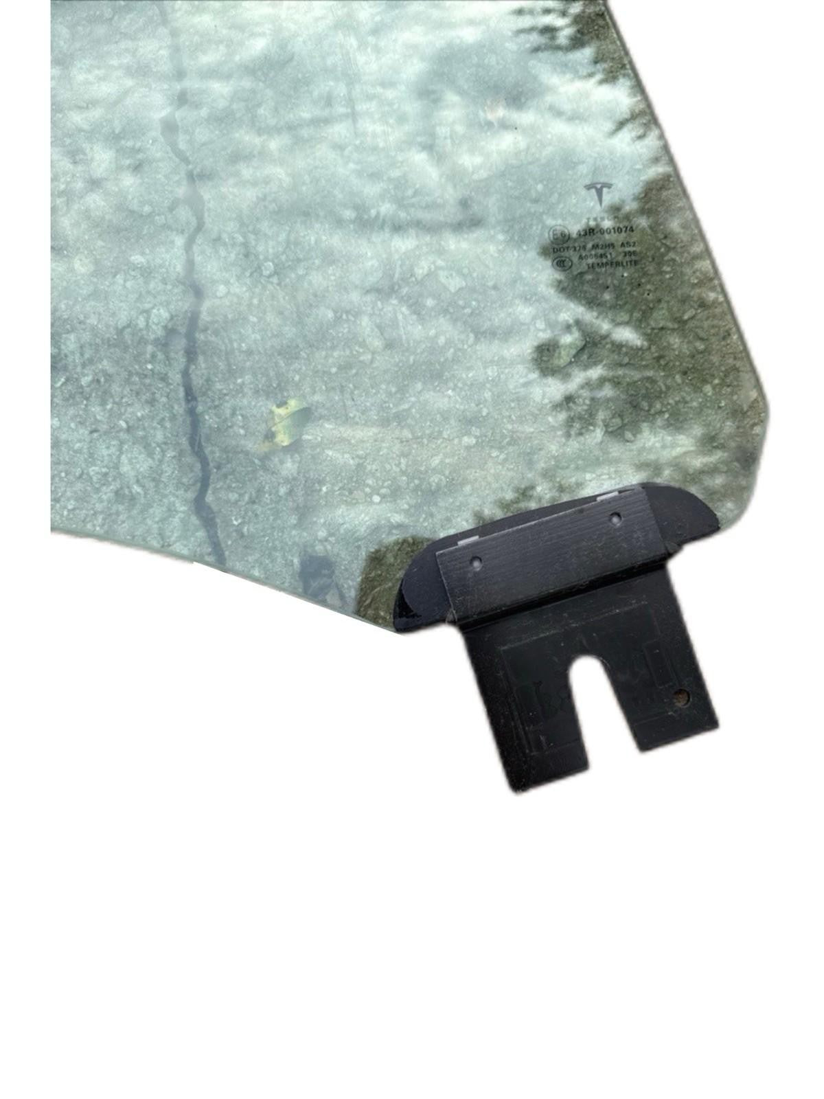 ♦️2012 - 2020 TESLA MODEL S REAR RIGHT SIDE DOOR WINDOW GLASS OEM, 43R-001074