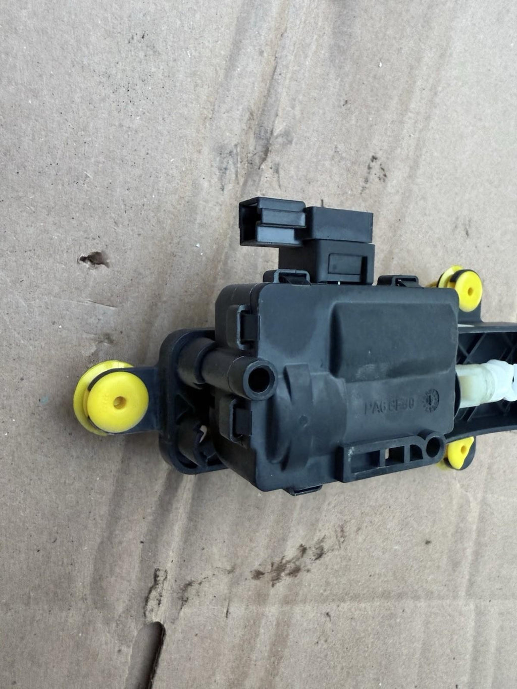 ♦️16-23 TESLA MODEL X FRONT LEFT SIDE DOOR LOCK LATCH ACTUATOR OEM, 1115332 00 B