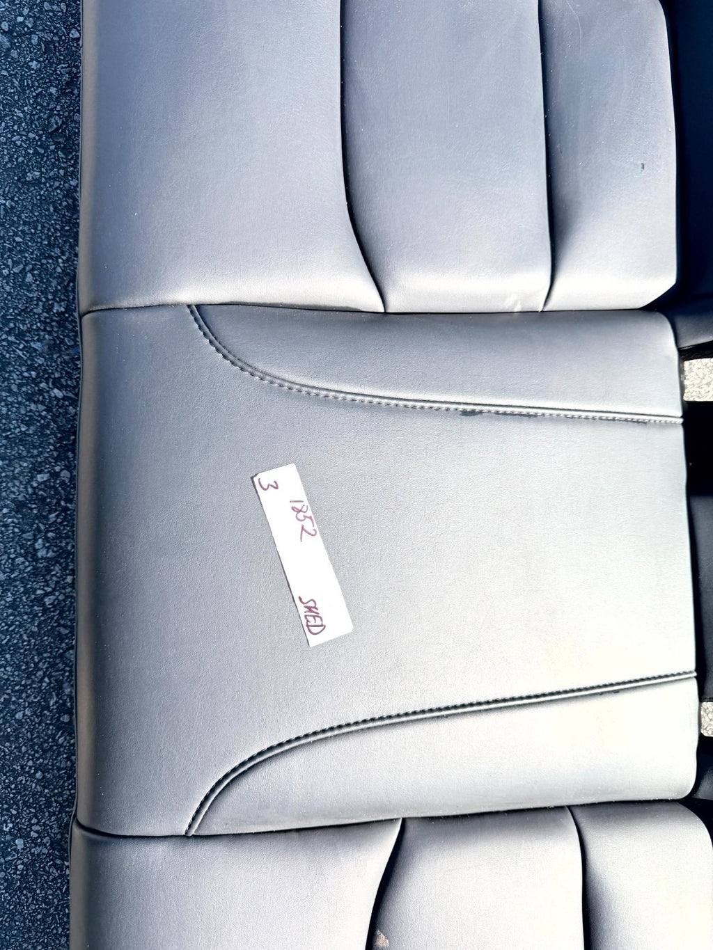♦️17-23 TESLA MODEL 3 REAR 2ND ROW BOTTOM LOWER SEAT CUSHION OEM, 1452685-00-C