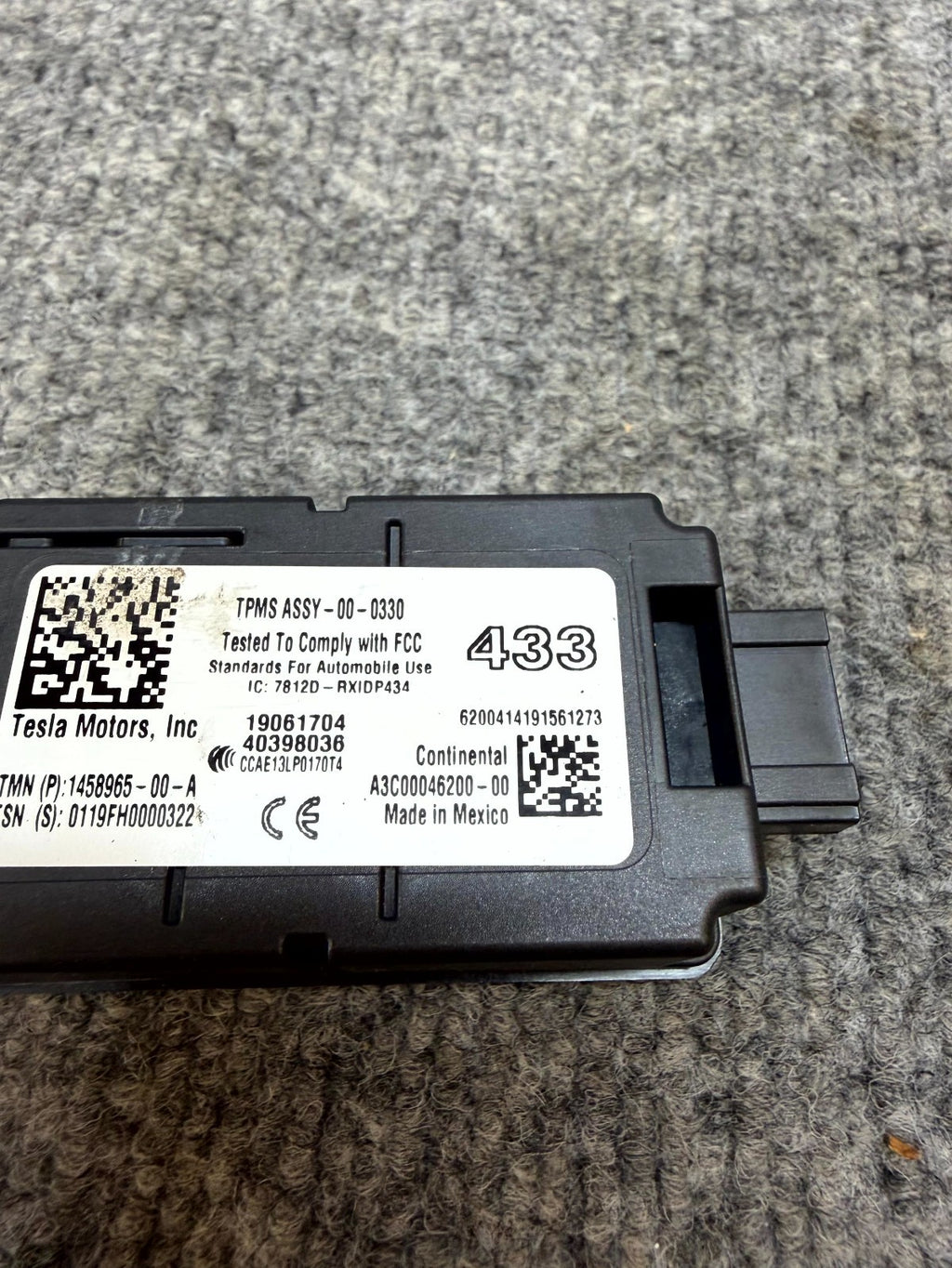 2017–2023 TESLA MODEL 3 TIRE PRESSURE CONTROL MODULE TPMS OEM, 1458965-00-A