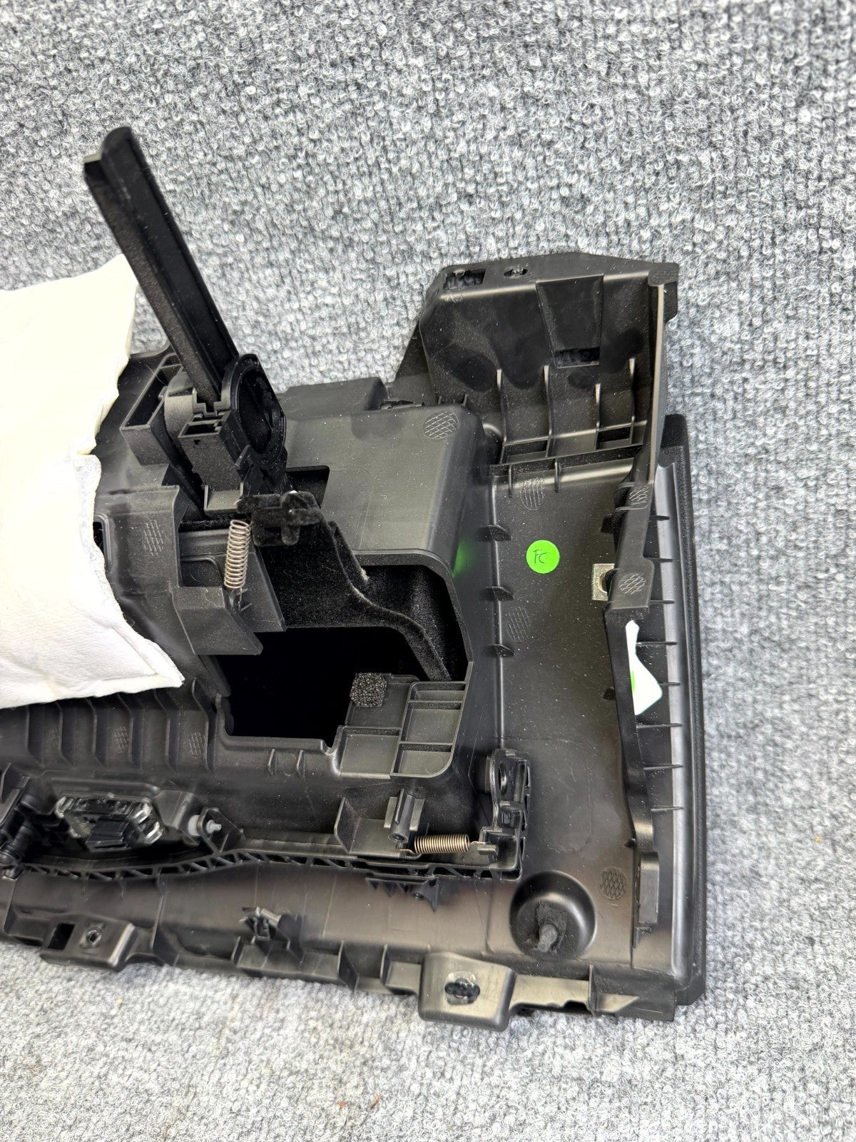 2017-2023 TESLA MODEL 3 FRONT DASHBOARD GLOVE BOX COMPARTMENT OEM, 1083331-00-A