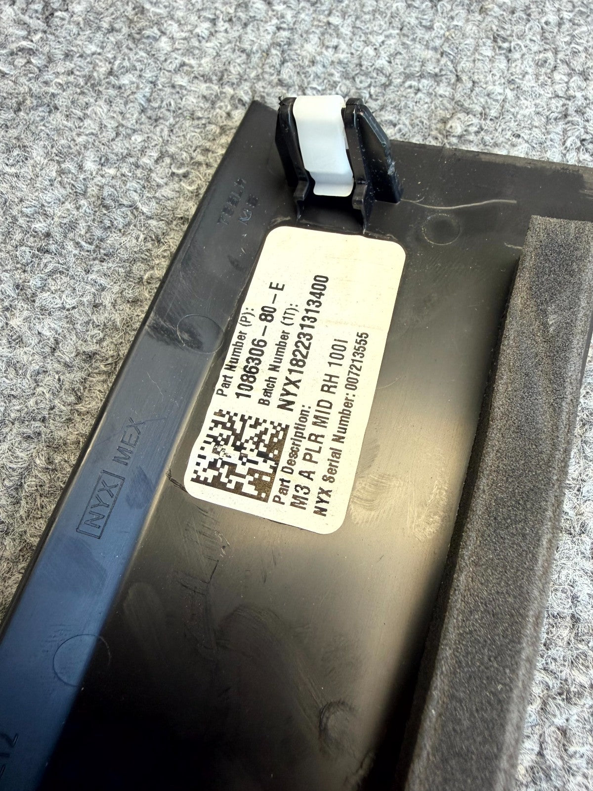 2017 - 2023 TESLA MODEL 3 FRONT RIGHT SIDE PILLAR TRIM COVER OEM, 1086306-80-E
