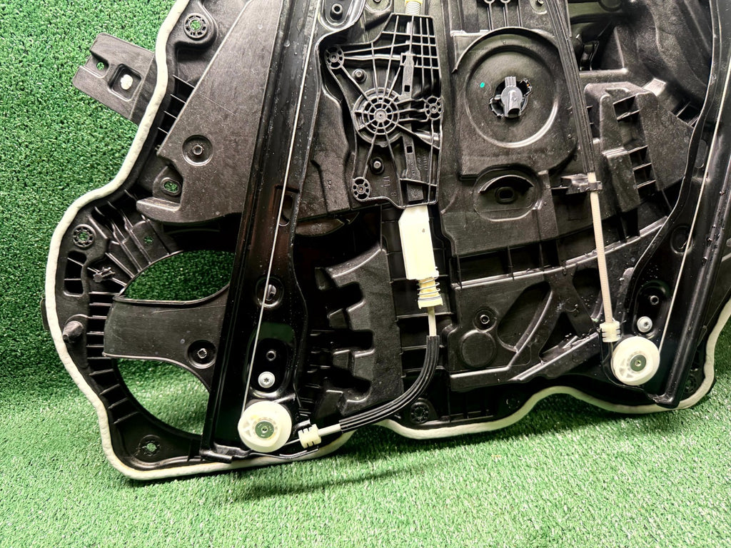 ♦️20–24 TESLA MODEL Y FRONT LEFT SIDE WINDOW REGULATOR W/ MOTOR OEM 1495510-00-G