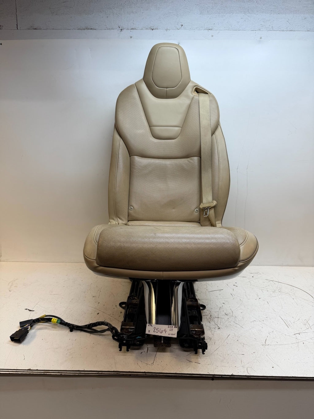 2016-20 Tesla Model X Rear Left 2nd Row Leather Complete Seat OEM 1059717-00-B