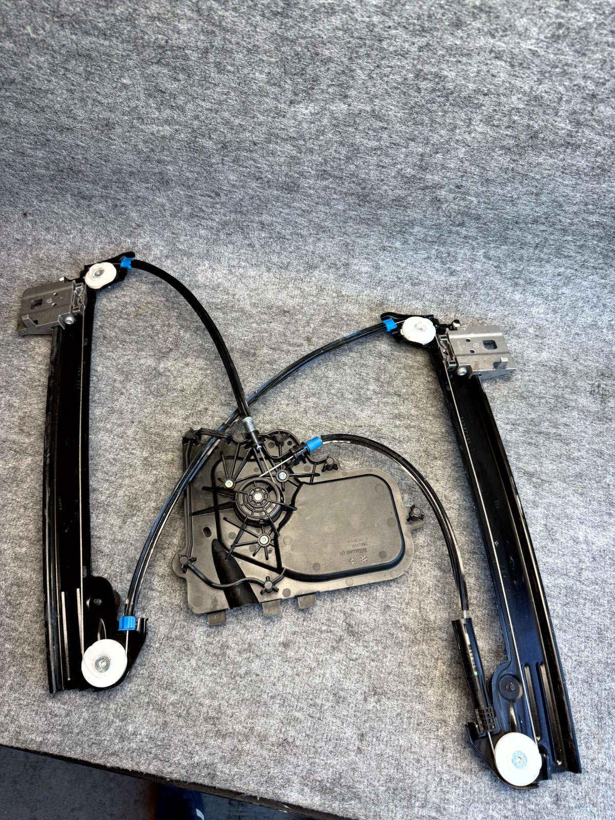 ♦️2017–2023 TESLA MODEL 3 FRONT RIGHT WINDOW REGULATOR & MOTOR OEM, 1096621-20-J