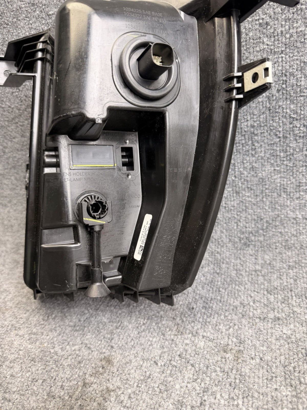 TESLA MODEL X FOG LIGHT RIGHT PASSENGER 2016 2017 18 2019 2020 OEM 1034327-00-C