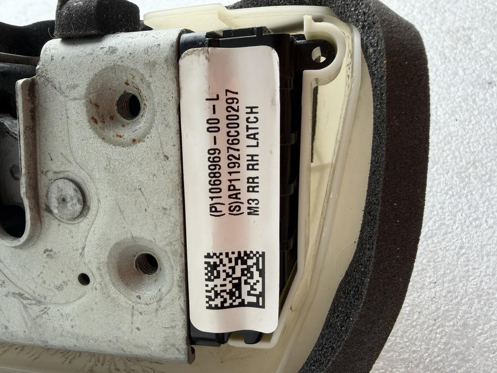 ♦️2017 - 2023 TESLA MODEL 3 REAR RIGHT DOOR LATCH LOCK ACTUATOR OEM, 106896900L