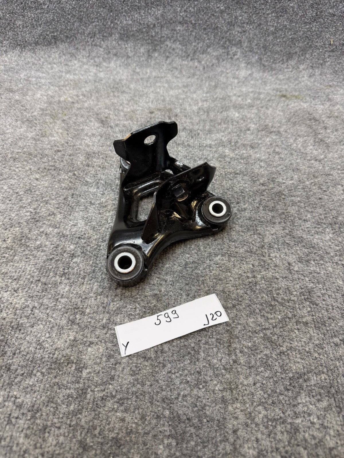 20-24 TESLA MODEL Y FRONT RIGHT DRIVE UNIT MOUNT SUPPORT BRACKET OEM, 111023200C