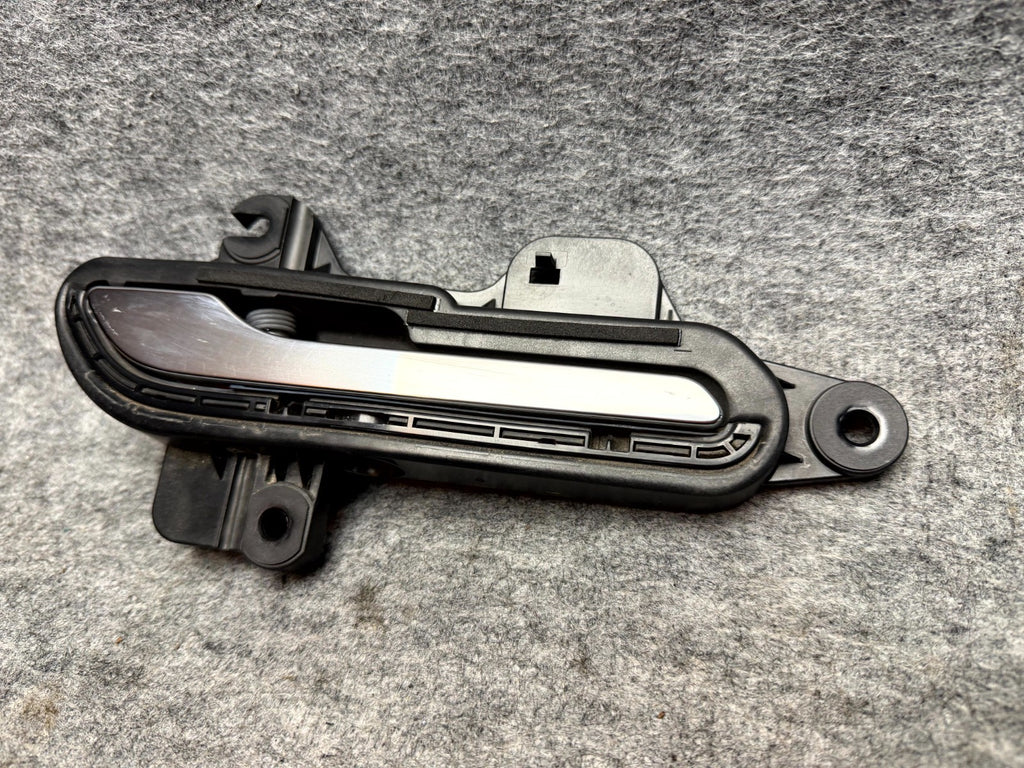 ♦️17–23 TESLA MODEL 3 FRONT/REAR RIGHT SIDE OUTER DOOR HANDLE OEM, 1081832-00-J