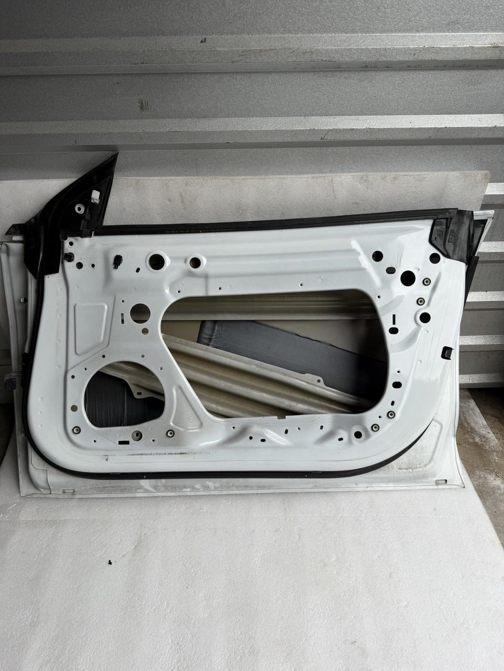 ♦️2017-2020 Tesla Model 3 Front Passenger Door Shell Panel Right RH White