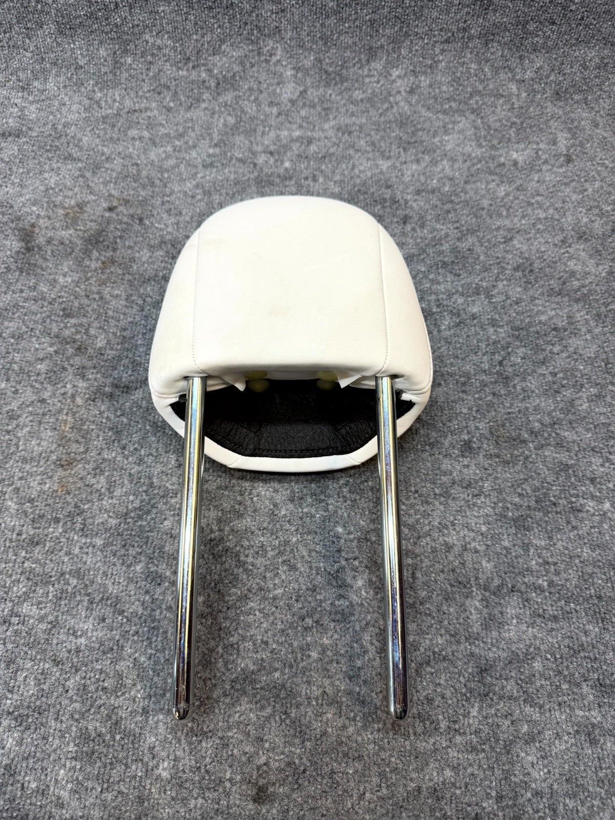 2017 - 2024 TESLA MODEL Y/3 FRONT LEFT OR RIGHT HEADREST WHITE OEM, 1623801-00-A