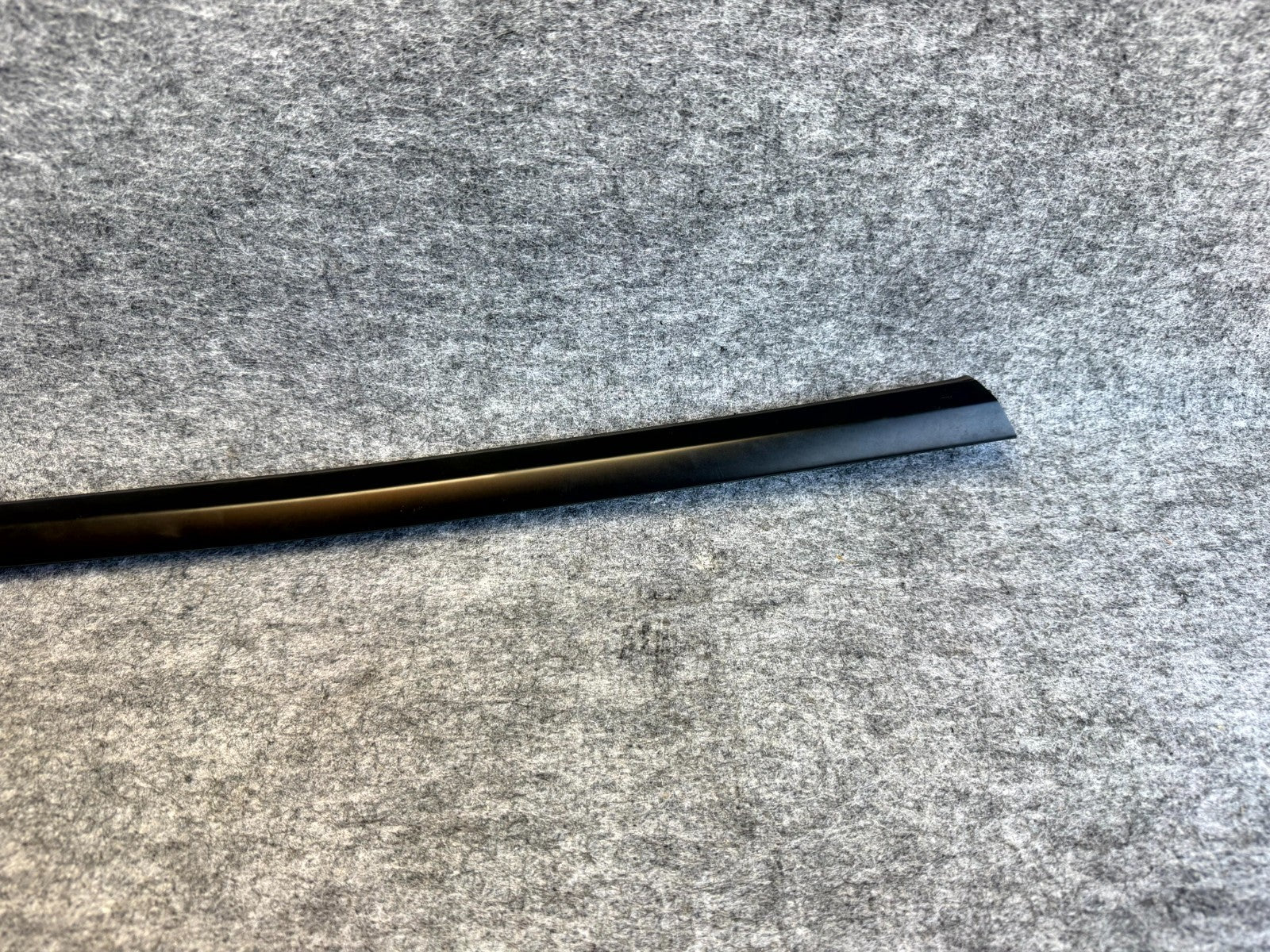♦️17–23 TESLA MODEL 3 FRONT LEFT SIDE DOOR MOLDING TRIM STRIP OEM, 1080681-00-H