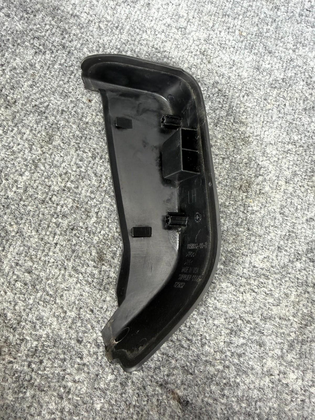 2016-2020 Tesla Model X Right Side Tail Light Trim Cover Cap OEM, 1058812-00-B