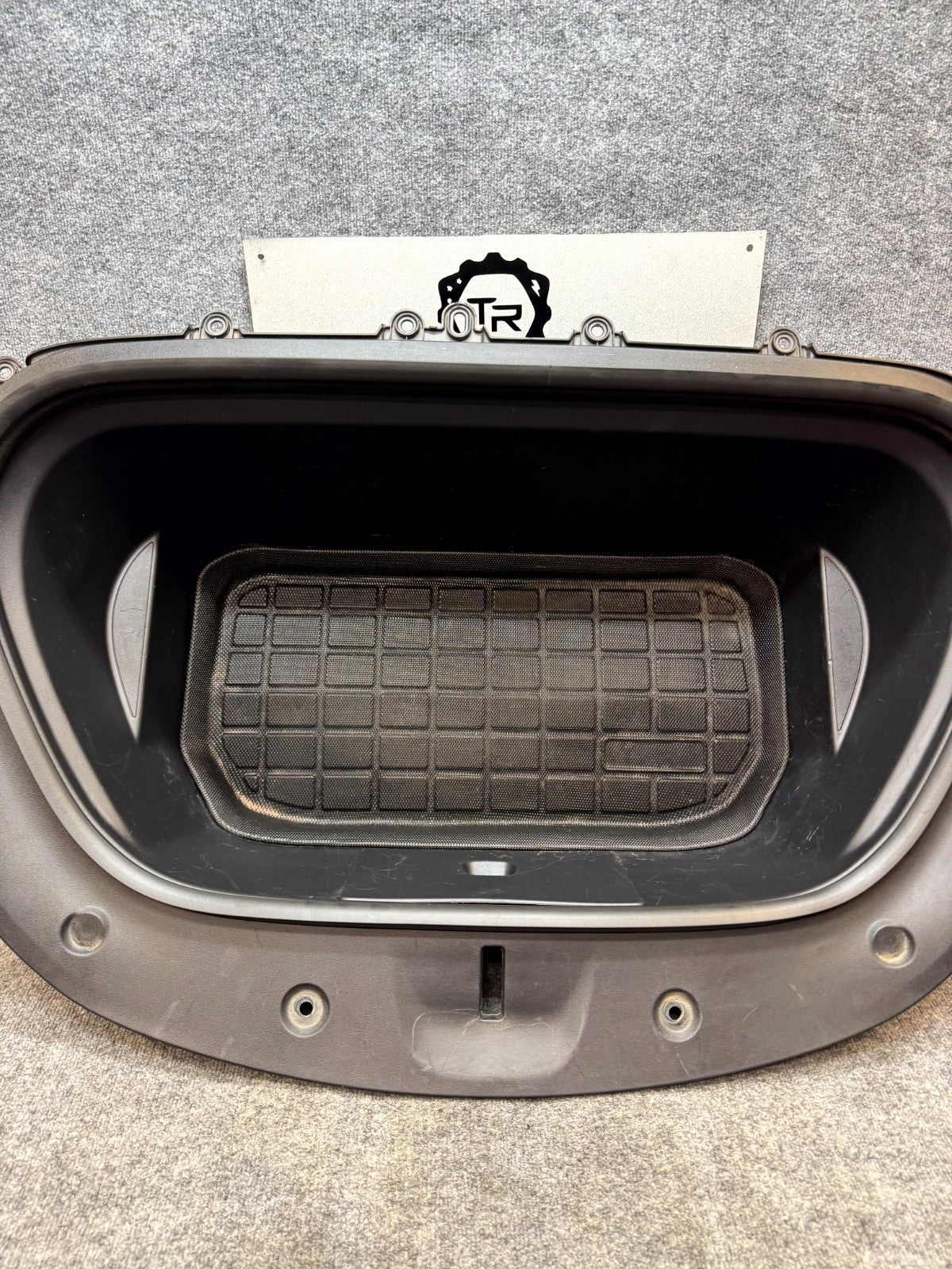 2020-2024 TESLA MODEL Y FRONT FRUNK TRUNK COMPARTMENT STORAGE BOX OEM 149260600C