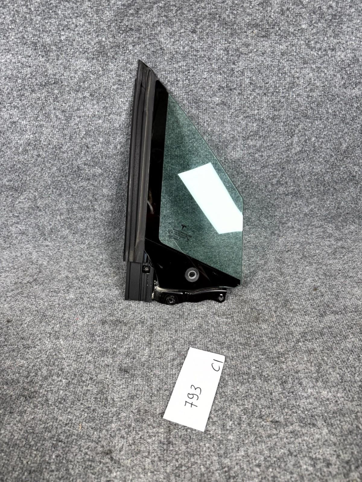 16-20 Tesla Model X Right Side Quarter Corner Glass Vent Window OEM, 43R-004530