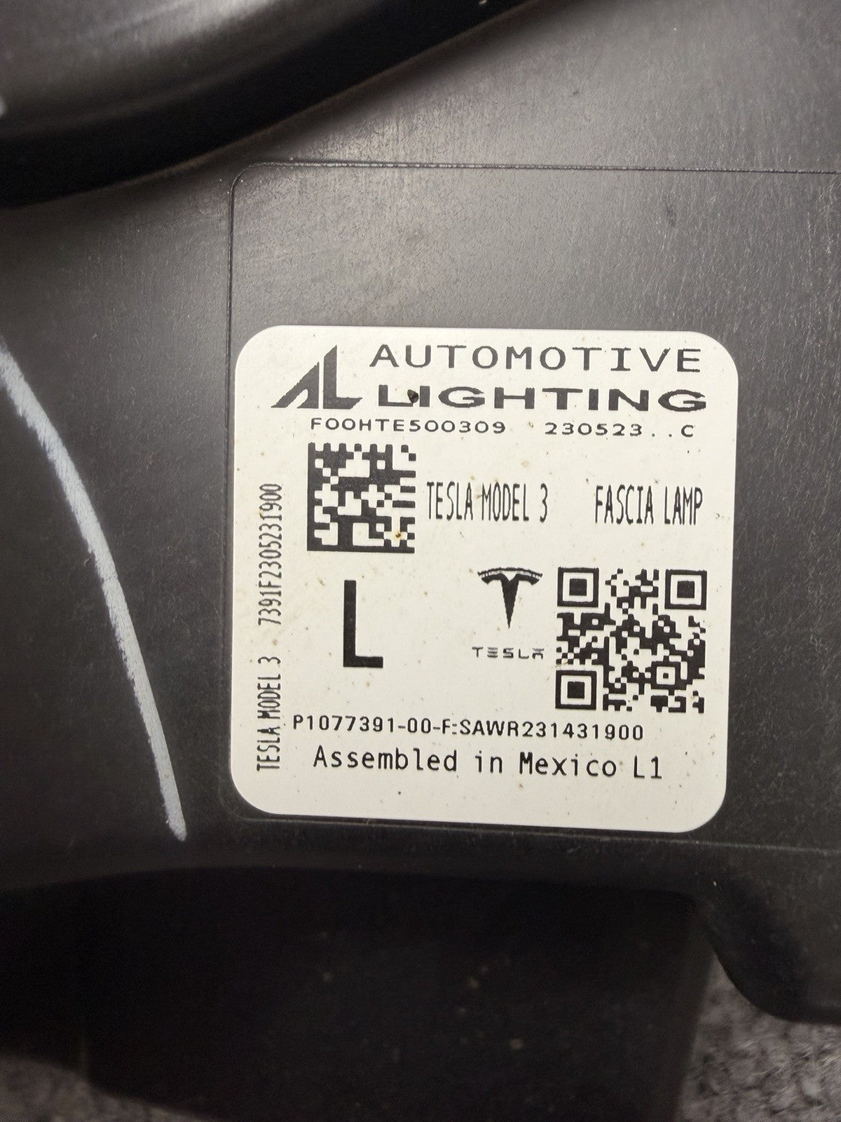 2017-2023 Tesla Model 3 Fog Light Lamp DRL Assembly Left Driver 1077391-00-F OEM