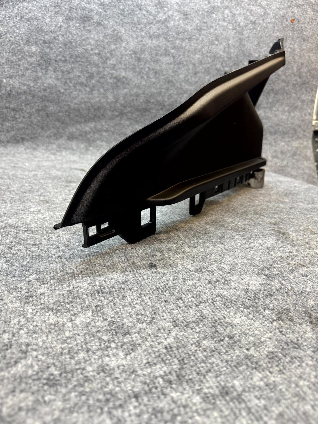 2020-2024 TESLA MODEL Y REAR LEFT C PILLAR UPPER QUARTER PANEL OEM, 1802879-00-B