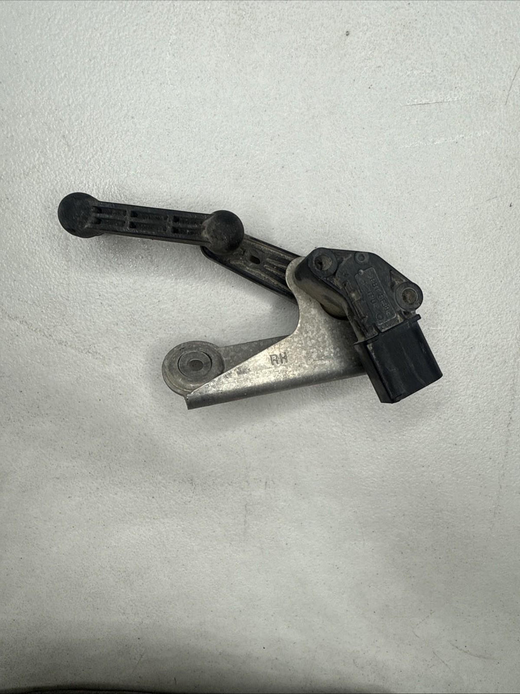 ♦️12-20 TESLA MODEL S X FRONT RIGHT HEADLIGHT HEIGHT LEVEL SENSOR OEM,102794600A