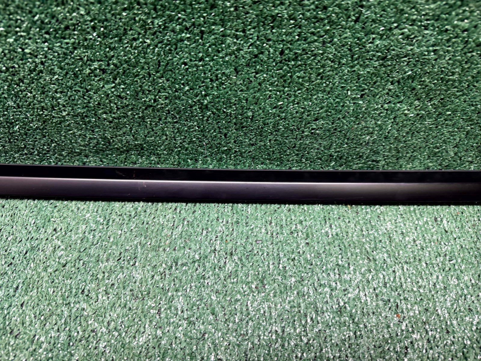 ♦️2020-2024 TESLA MODEL Y FRONT RIGHT DOOR WINDOW BELT MOLDING OEM, 1495722-00-B