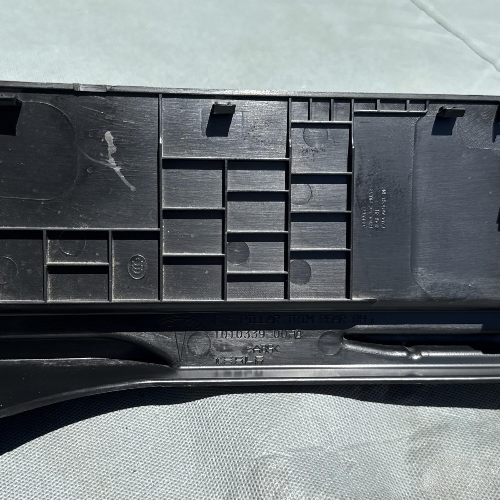 ♦️2012-2020 TESLA MODEL S REAR LEFT C-PILLAR COVER TRIM PANEL OEM, 1016334-00-E