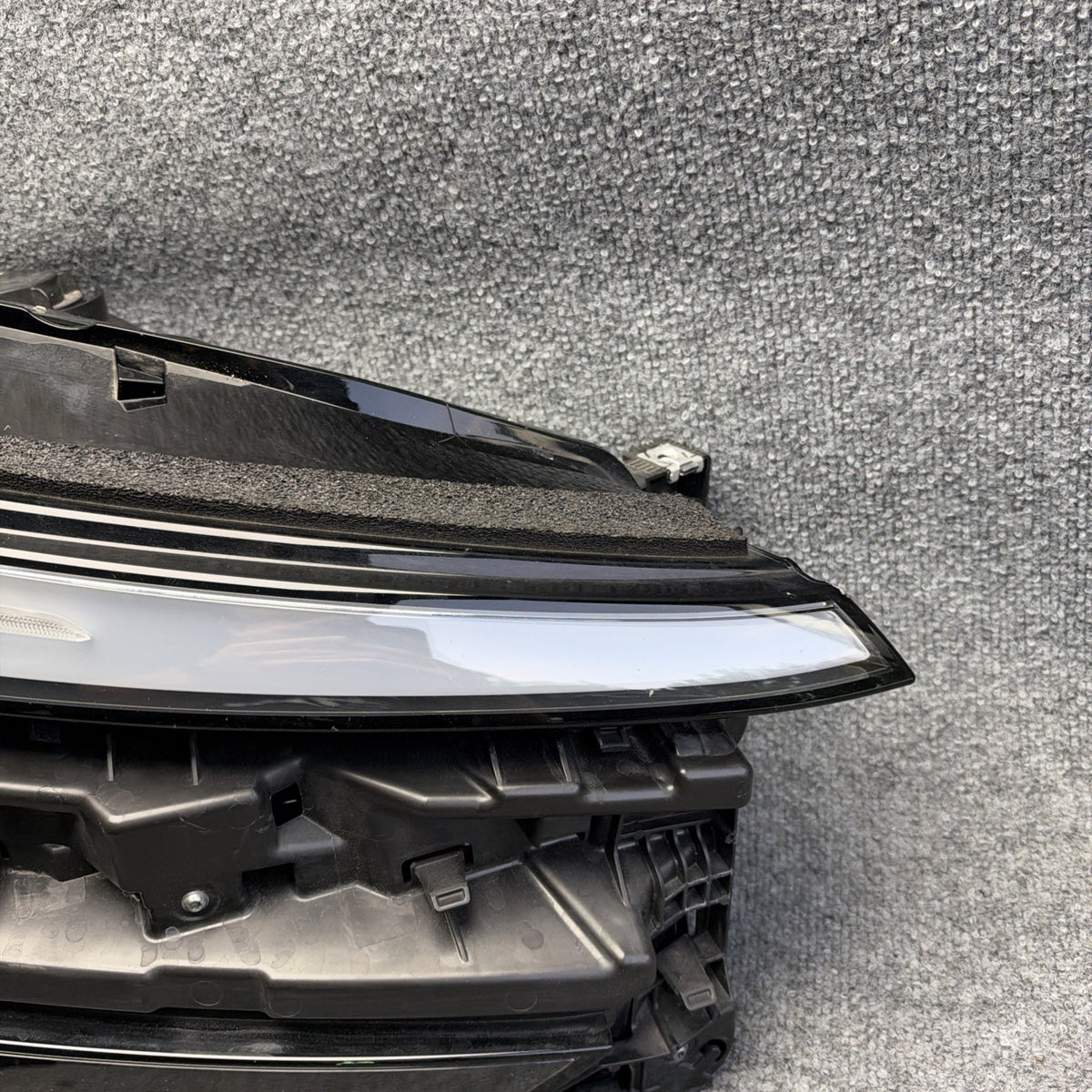 2025-2026 Tesla Model Y Juniper OEM RH Headlight 1918348-00-E