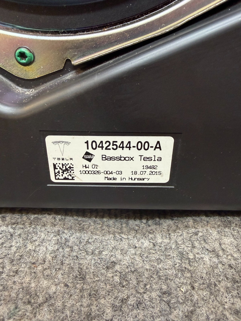 2012-2016 TESLA MODEL S SUBWOOFER SUB SPEAKER 1042544-00-A