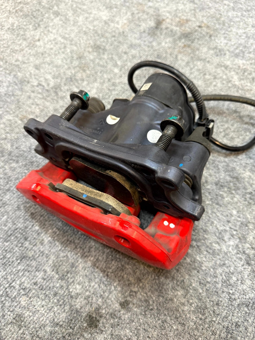 2020-2024 TESLA MODEL Y REAR LEFT BREMBO BRAKE CALIPER RED OEM, 1188643-00-C
