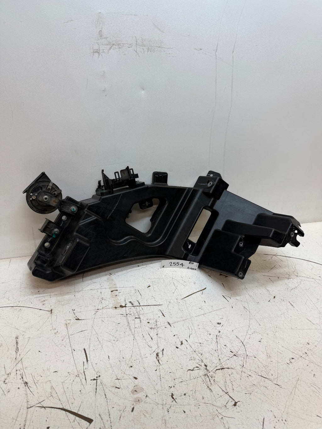 2015-2021 Tesla Model X Front Right Headlamp Support Bracket OEM 1043612-00-F