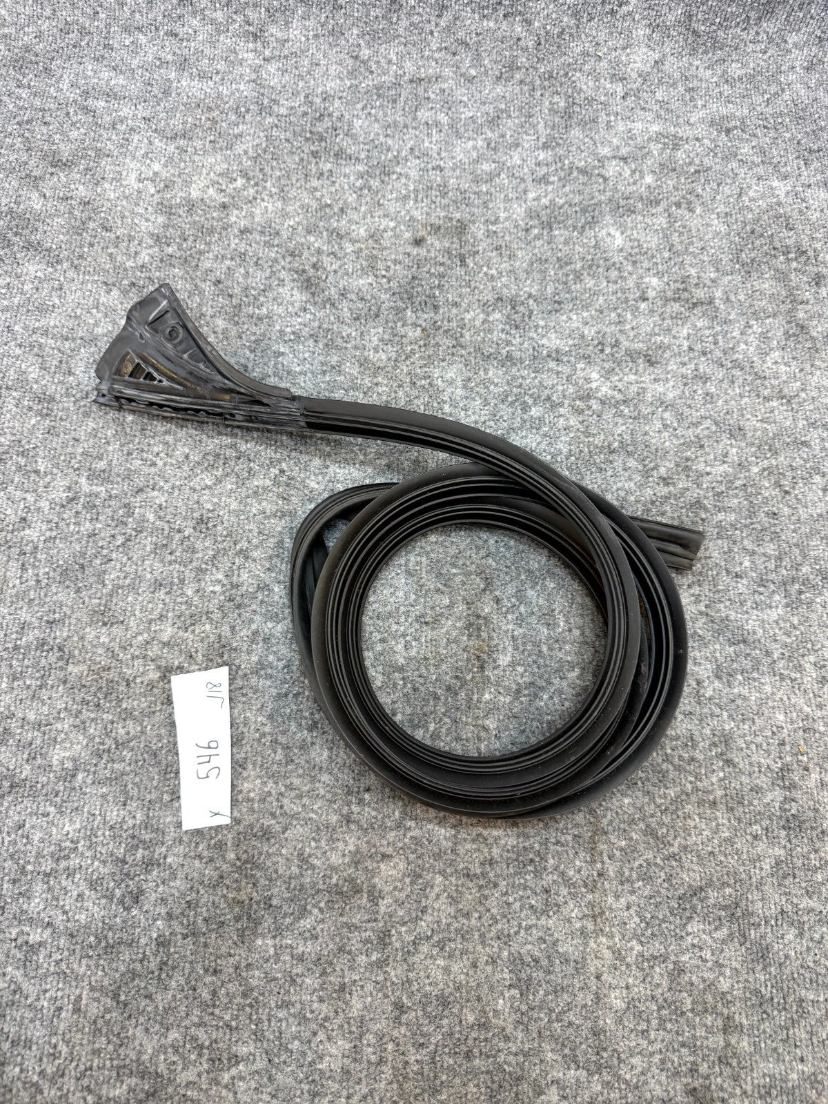 2020-2024 TESLA MODEL Y FRONT LEFT SIDE BODY HEADER RUBBER SEAL OEM,1497677-00-C