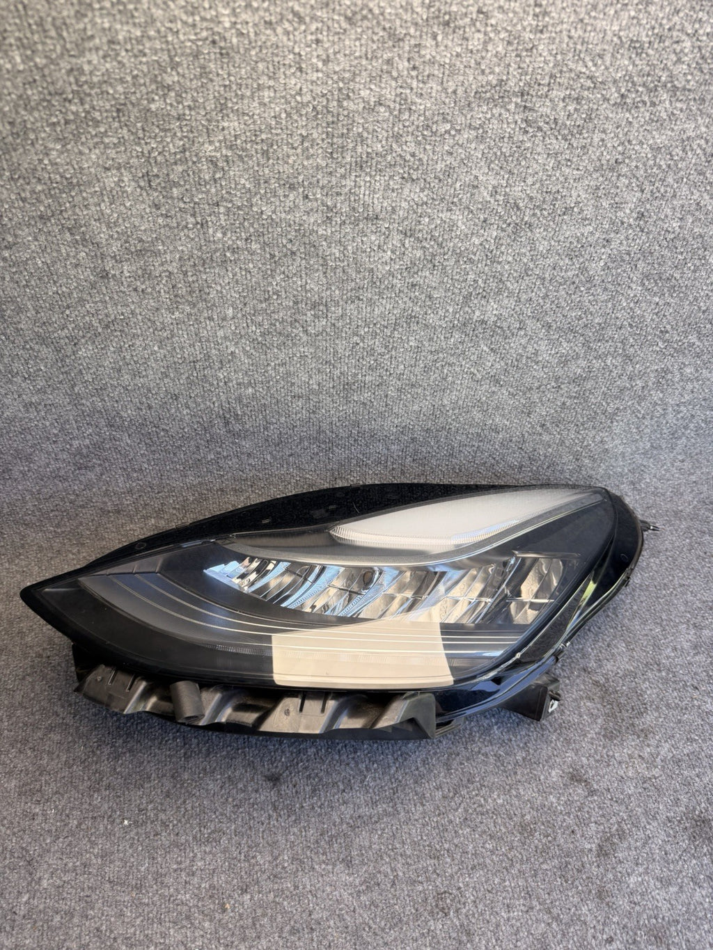 OEM 17-22 Tesla Model Y-3 Reflector LED Headlight LH Front Left 1077371-00-L